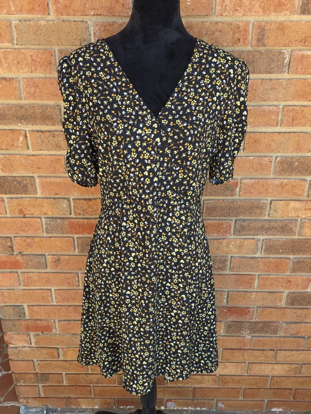 NWT A Loves A  Black Floral V-Neck Mini Dress with Yellow Accent Size Large
